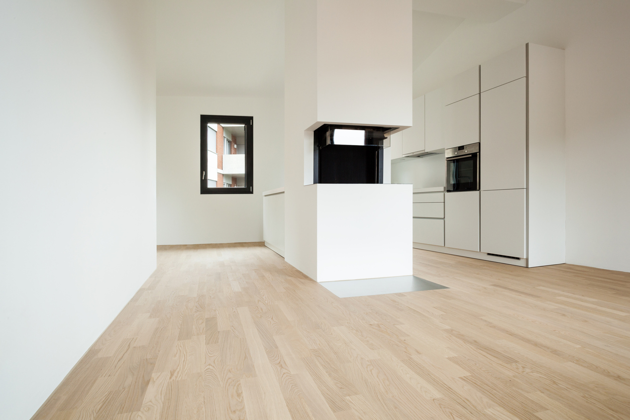 new interior of a house, walls white hemstädning
